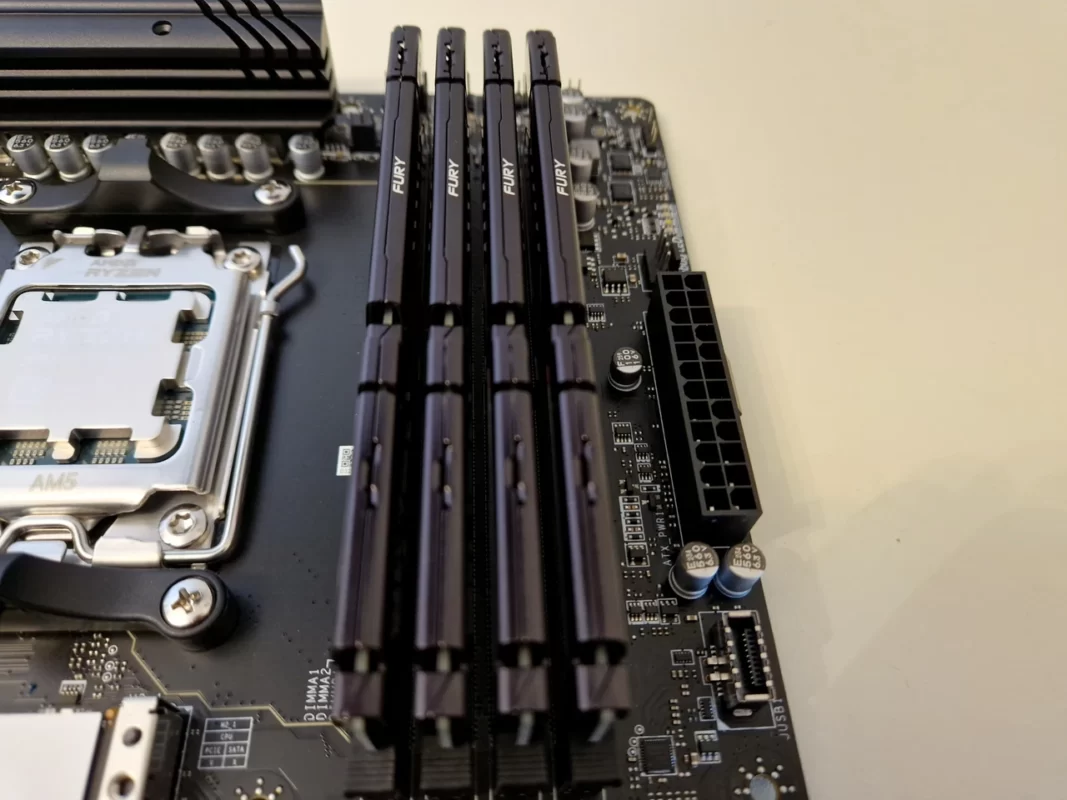 4 Banks of RAM